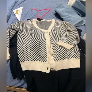 Chevron Patterned Black and Cream Sweater